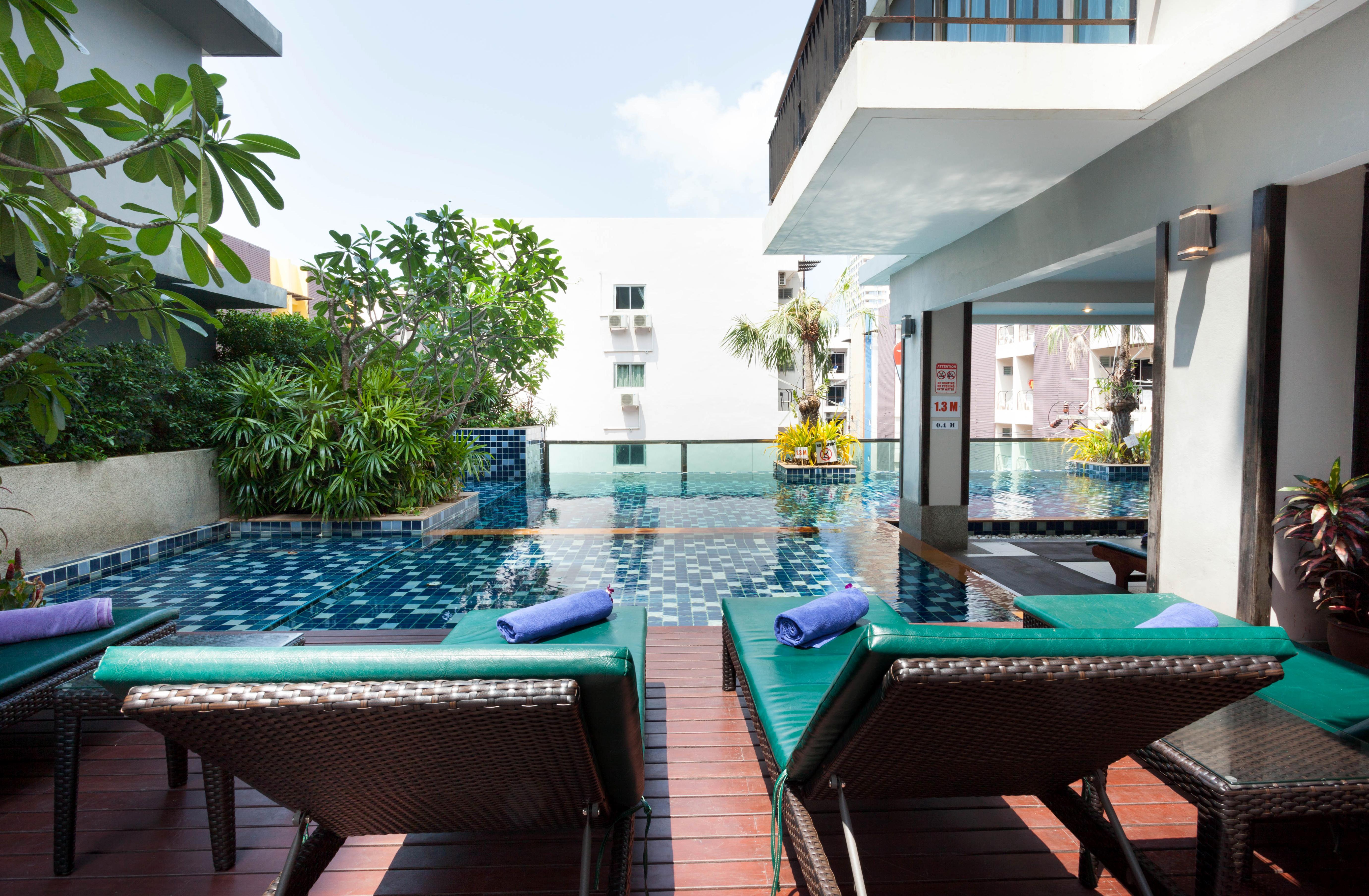 Andakira Hotel - Sha Extra Plus Patong Luaran gambar